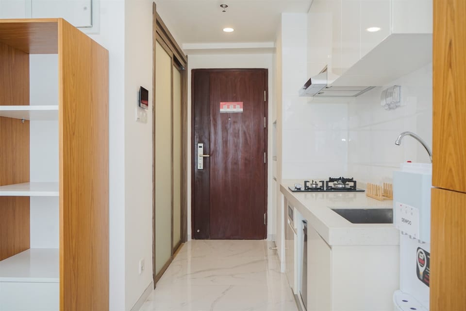 Apartment | Private kitchen | Full-size fridge, stovetop