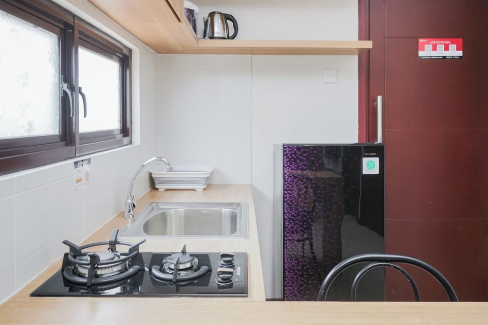 Apartment | Private kitchen | Full-size fridge, stovetop