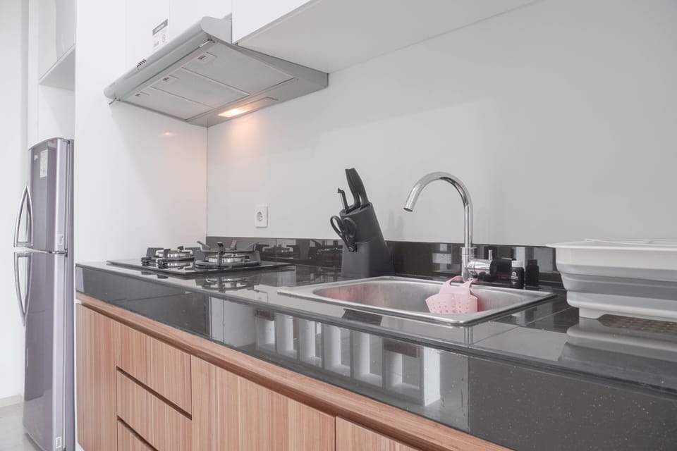 Apartment | Private kitchen | Fridge, stovetop, rice cooker