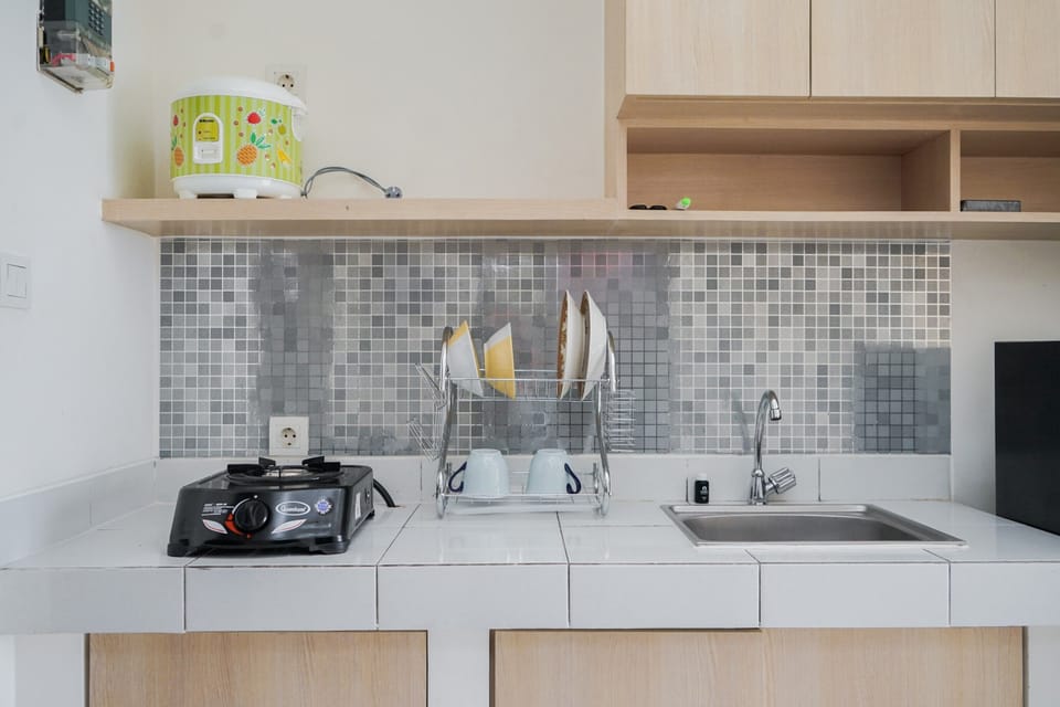 Studio | Private kitchen | Fridge, stovetop, rice cooker, dining tables