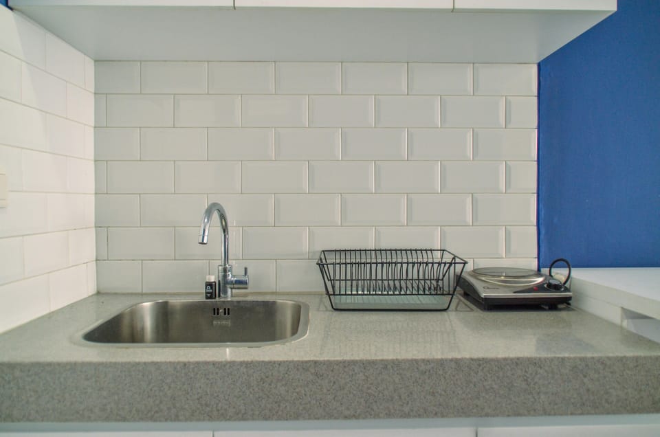 Studio | Private kitchen | Fridge, stovetop, rice cooker, dining tables