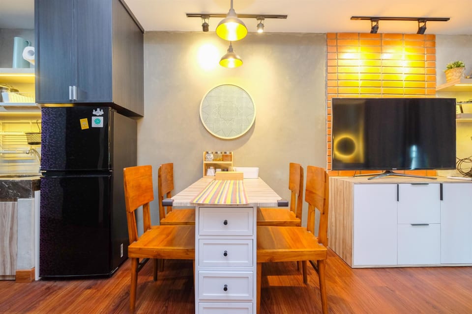 Studio | Private kitchen | Fridge, stovetop, rice cooker, dining tables