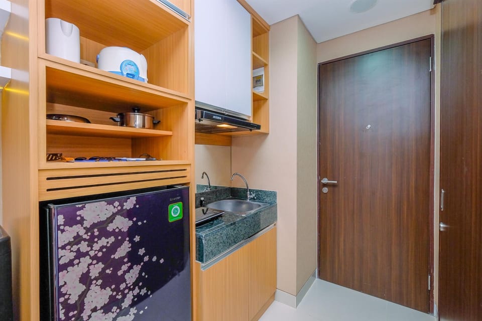 Studio | Private kitchen | Fridge, stovetop, rice cooker, dining tables
