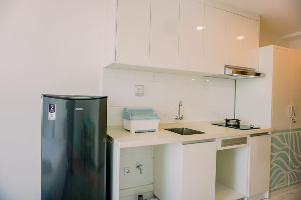 Studio | Private kitchen | Fridge, stovetop, rice cooker, dining tables