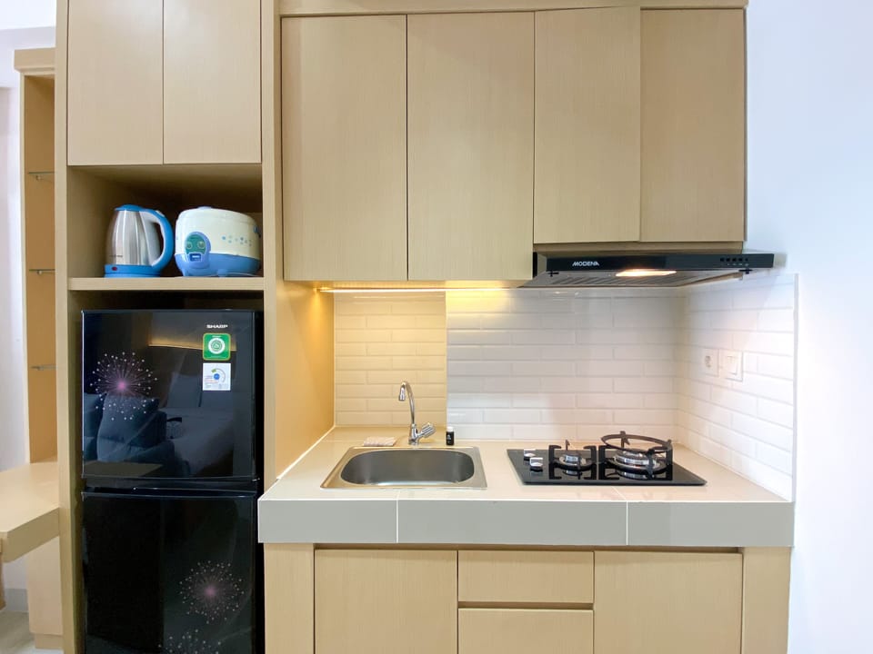 Studio | Private kitchen | Fridge, stovetop, rice cooker, dining tables