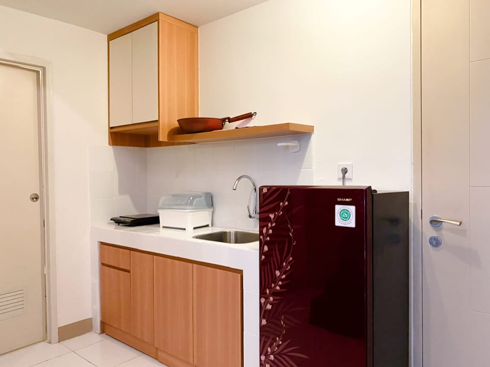 Apartment | Private kitchen | Fridge, stovetop, rice cooker
