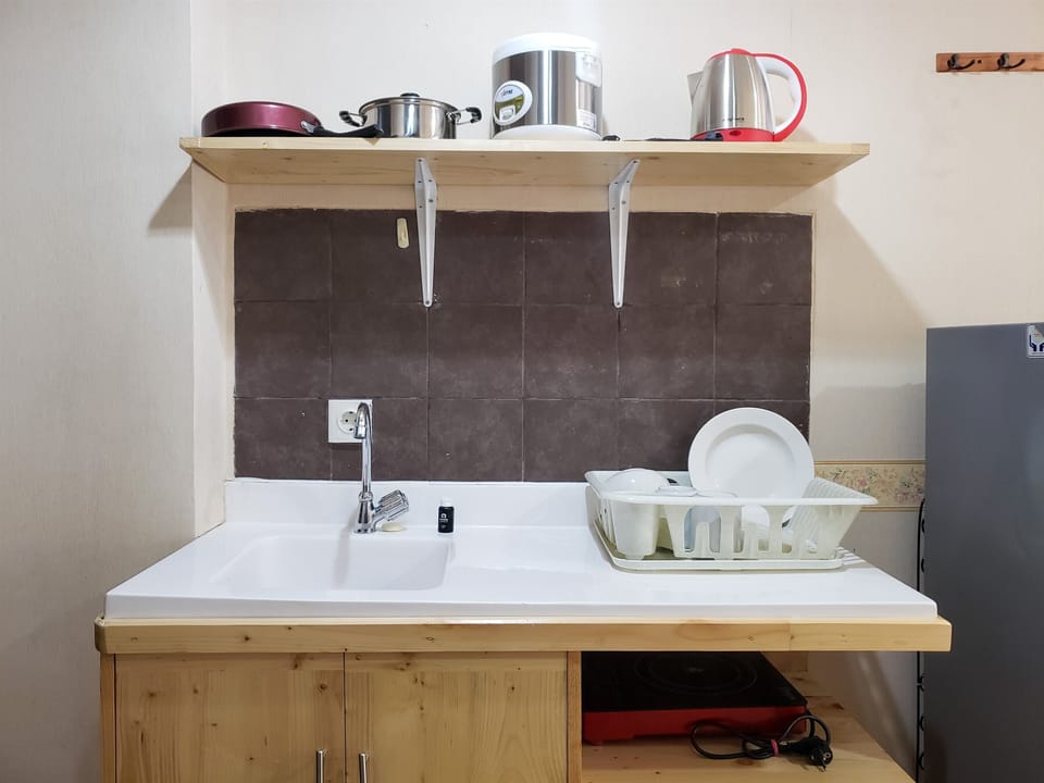 Studio | Private kitchen | Fridge, stovetop, rice cooker