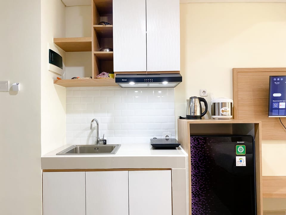 Fridge, stovetop, rice cooker