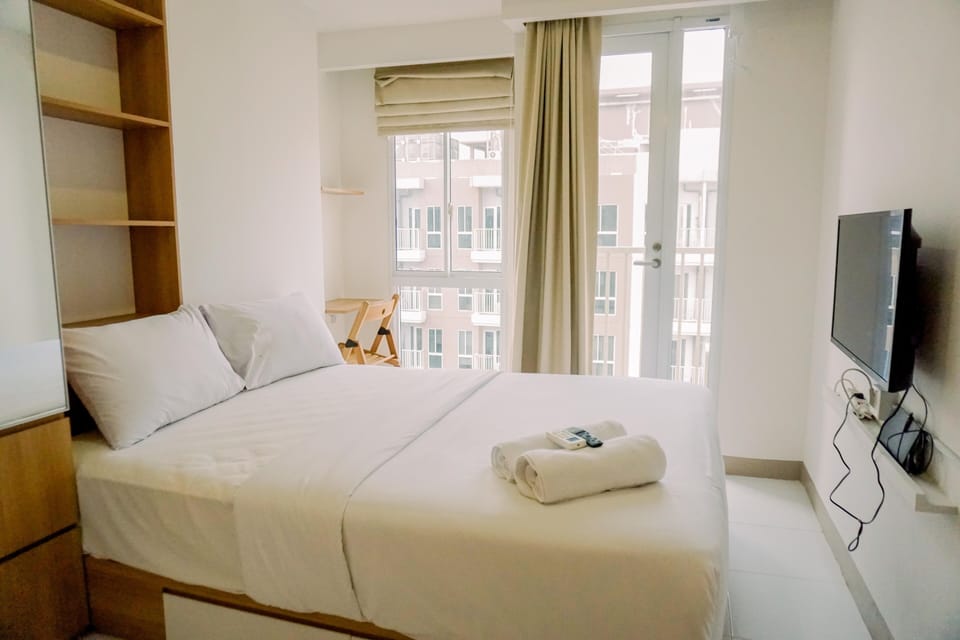 Studio, 1 Queen Bed | Desk