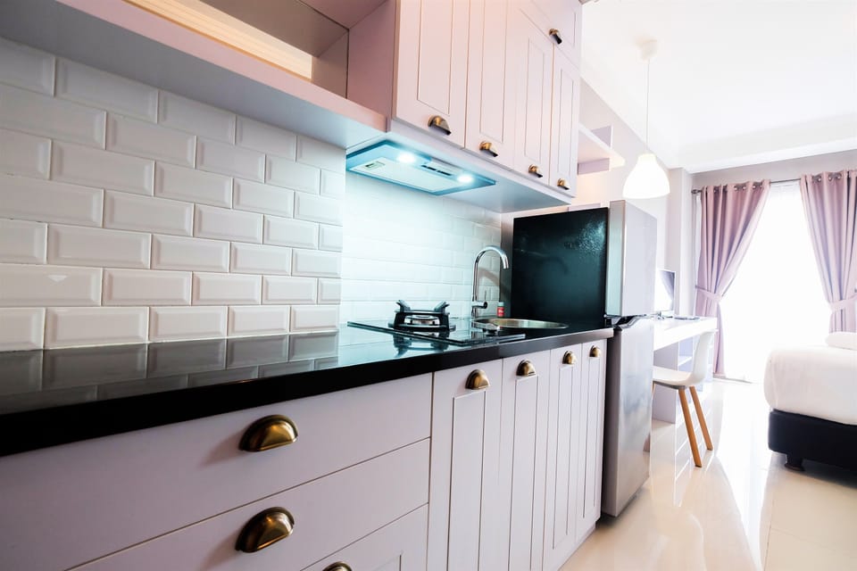 Studio | Private kitchen | Fridge, stovetop, electric kettle