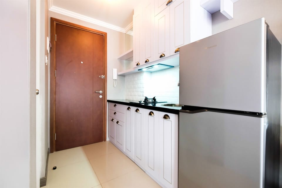 Studio | Private kitchen | Fridge, stovetop, electric kettle