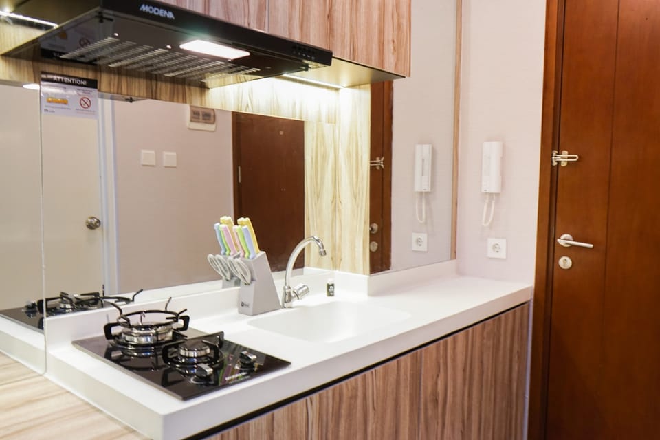 Studio | Private kitchen | Fridge, stovetop, electric kettle
