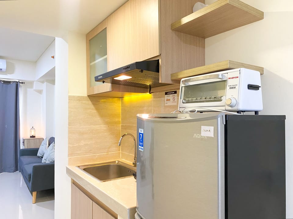 Apartment | Private kitchen | Fridge, stovetop, rice cooker, dining tables