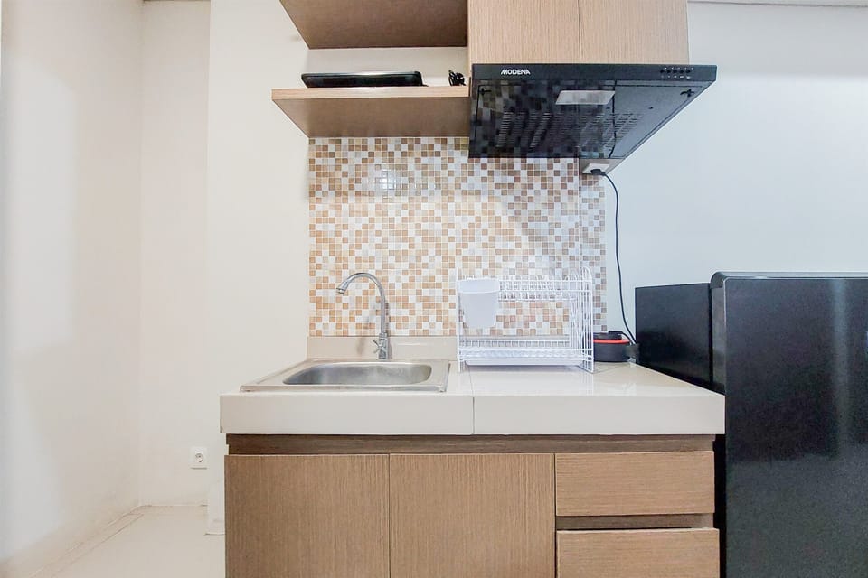 Apartment | Private kitchen | Fridge, stovetop, rice cooker, dining tables