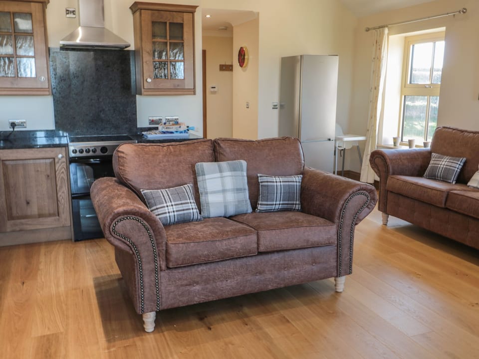 Cottage | Living area | Fireplace