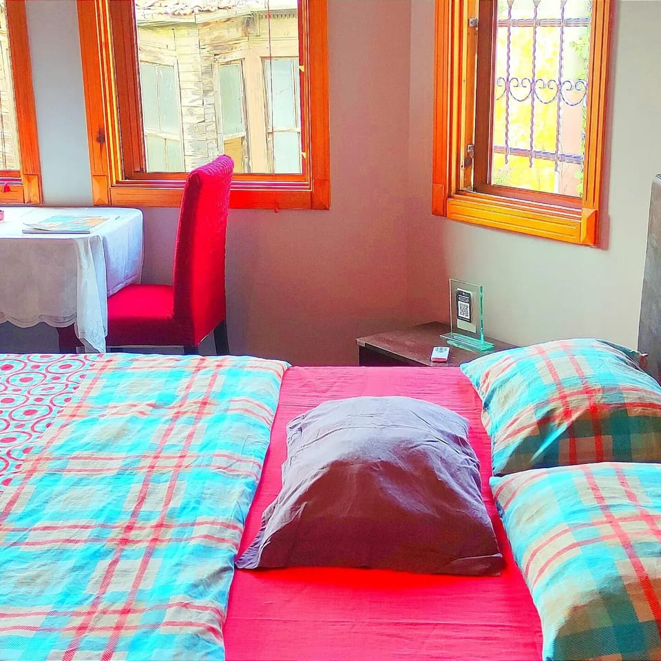 Premium Room | Desk, laptop workspace, soundproofing, free WiFi