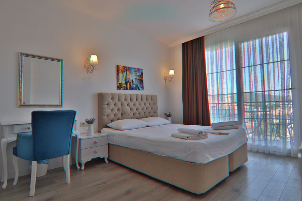 Deluxe Room | Premium bedding, minibar, desk, laptop workspace