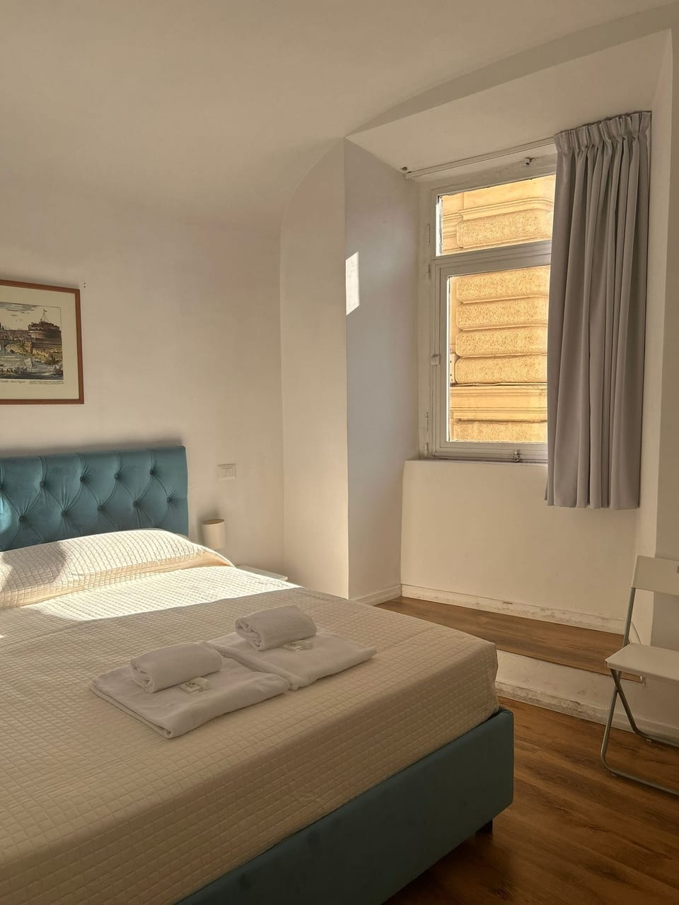 Economy Room | Egyptian cotton sheets, premium bedding, down comforters