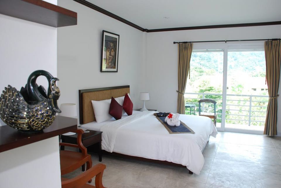 Standard Room | Minibar, in-room safe, desk, free WiFi