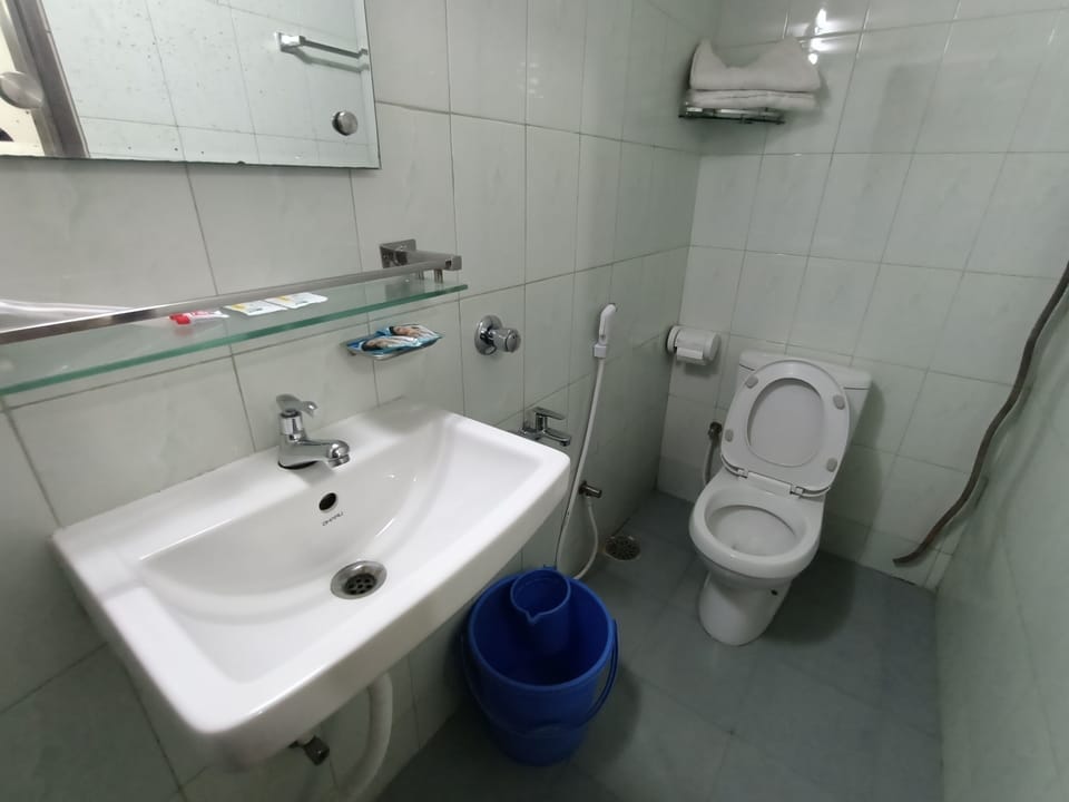 Deluxe Double Room | Bathroom