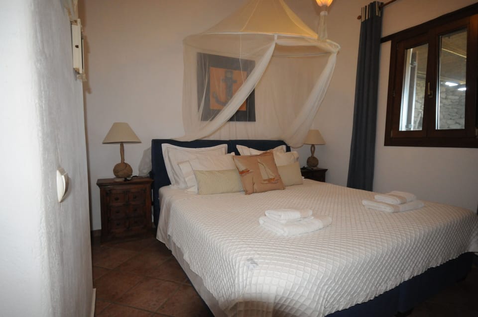 Exclusive Apartment | Egyptian cotton sheets, premium bedding, Tempur-Pedic beds