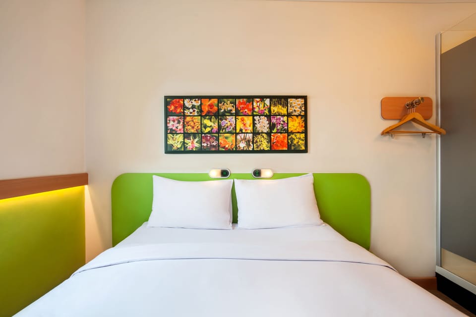 Standard Room, 1 Double Bed | Desk, soundproofing, free WiFi, bed sheets