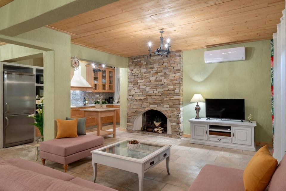 House | 3 bedrooms, desk, soundproofing