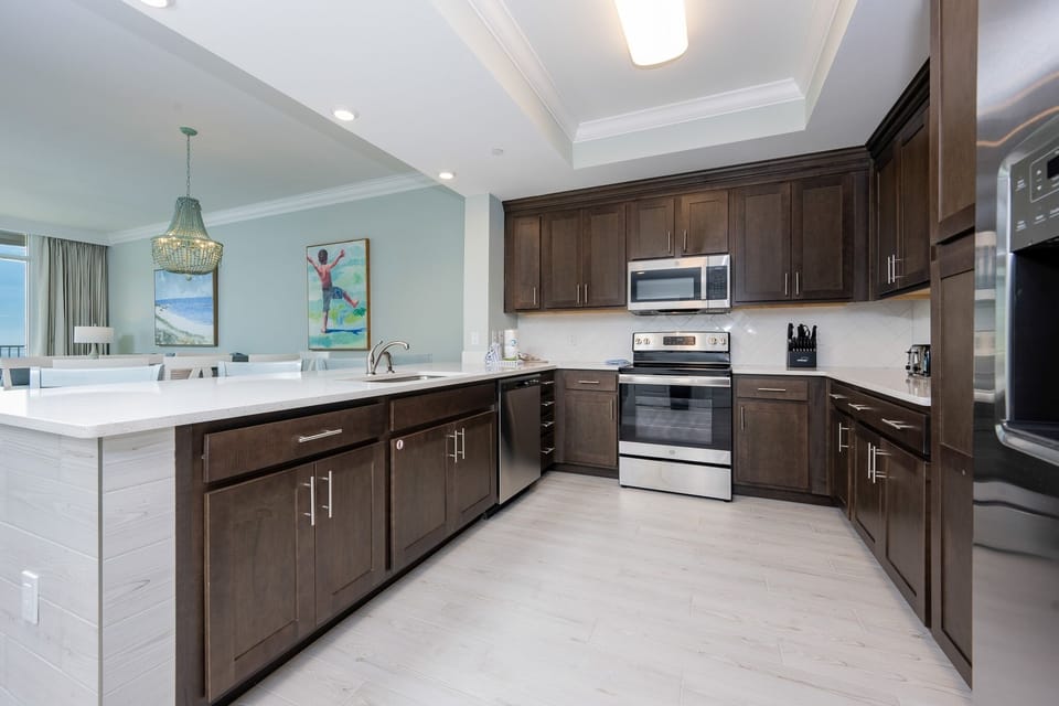 Condo, 3 Bedrooms | Private kitchen | Fridge, oven, coffee/tea maker