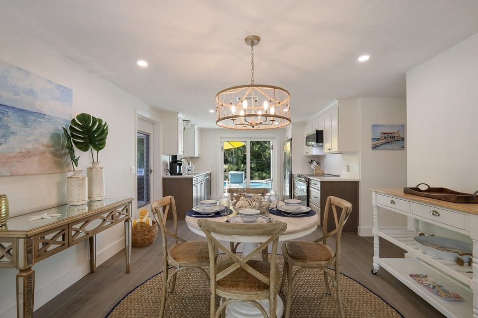 House, 2 Bedrooms | Dining