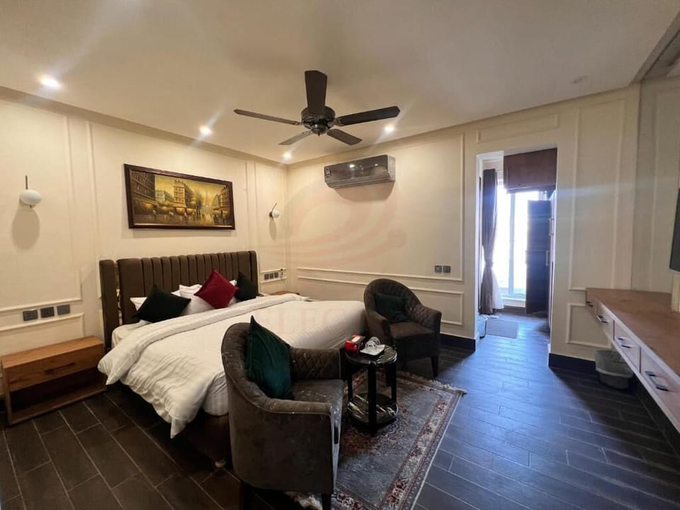 Deluxe Double Room | Soundproofing, iron/ironing board, free WiFi