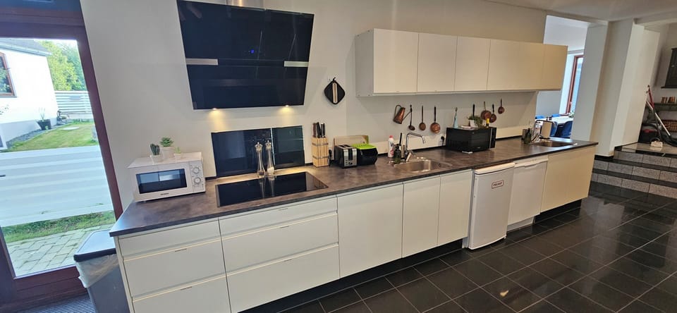 Shared fridge, electric kettle, highchair