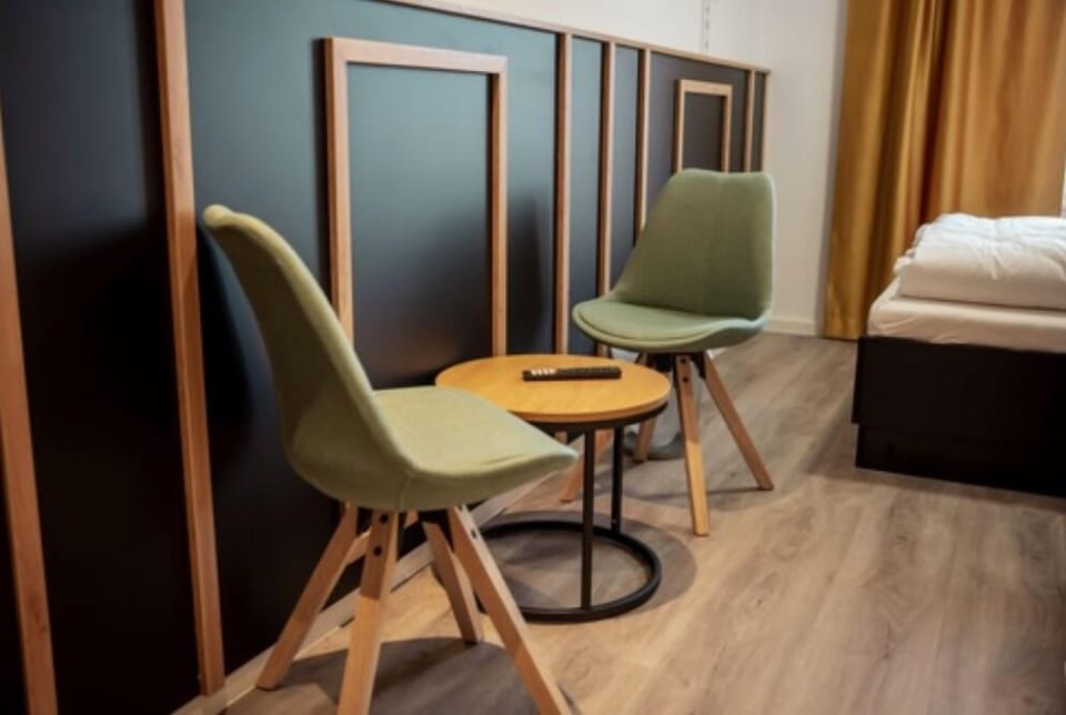 Design Room | 1 bedroom, soundproofing, cribs (free), WiFi (free)