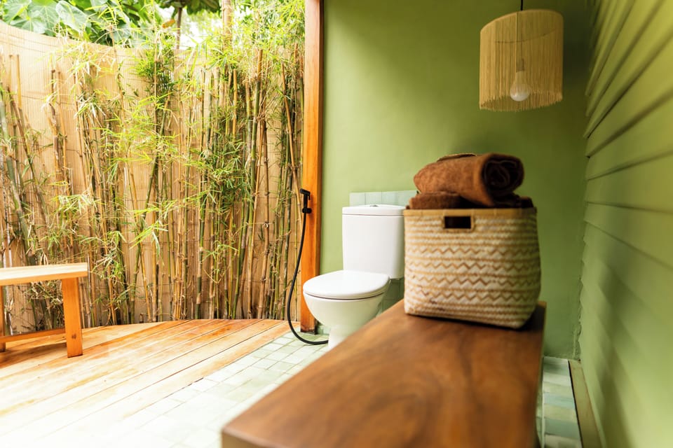 Family Double Room | Bathroom | Shower, bathrobes, bidet, towels