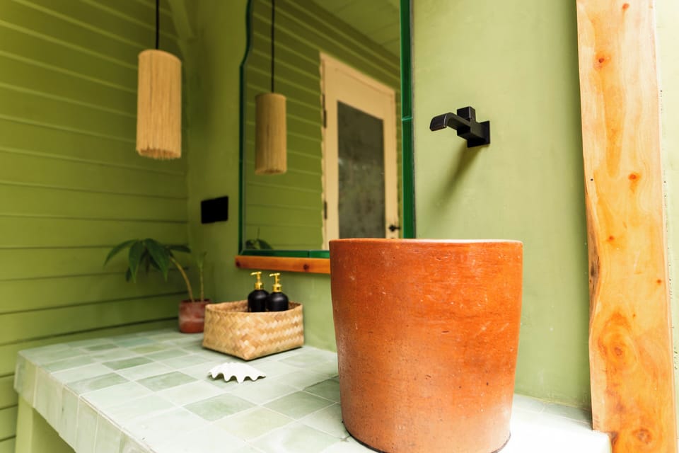 Family Double Room | Bathroom | Shower, bathrobes, bidet, towels