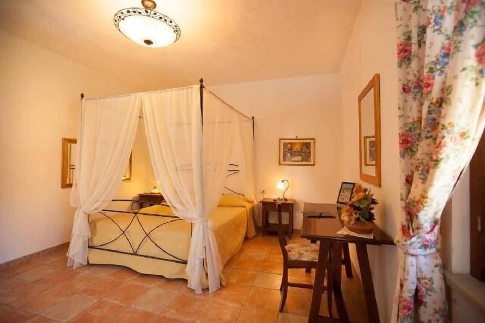 Superior Double Room | Rollaway beds, free WiFi, bed sheets