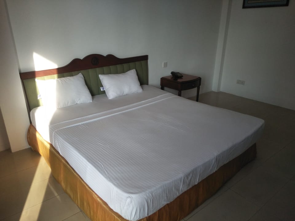 Economy Room | Desk, iron/ironing board, free WiFi
