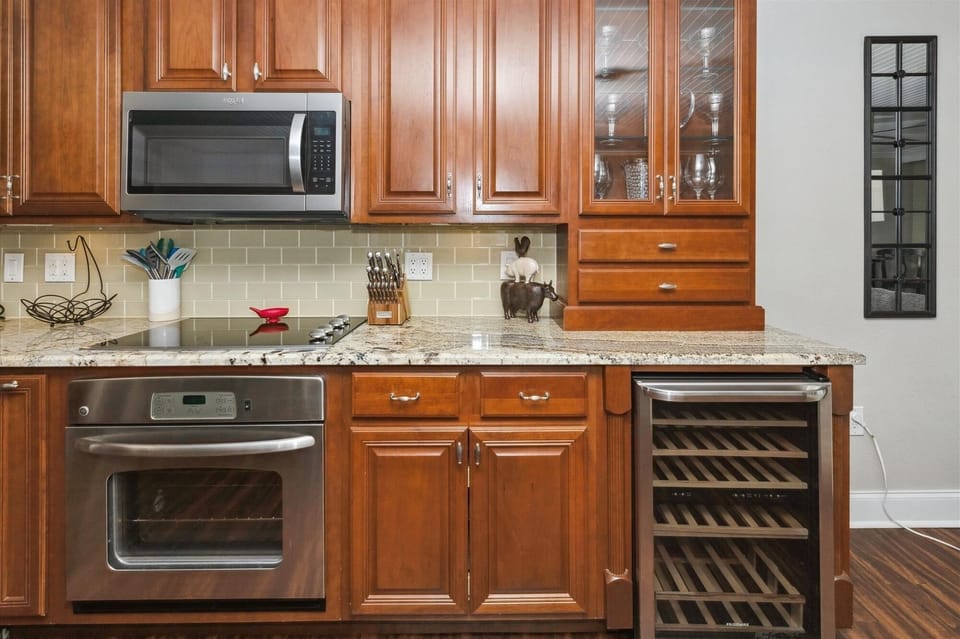 Condo, 2 Bedrooms | Private kitchen | Coffee/tea maker, fridge, oven, stovetop