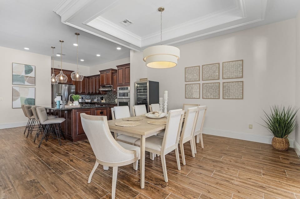 House, 5 Bedrooms | Dining
