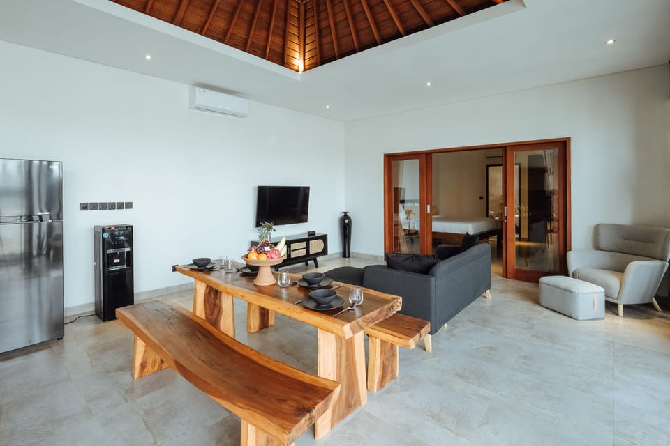 Villa | Dining room