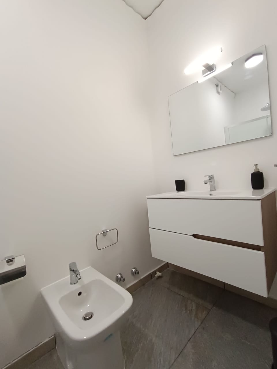 Double or Twin Room | Bathroom | Shower, rainfall showerhead, hair dryer, bidet