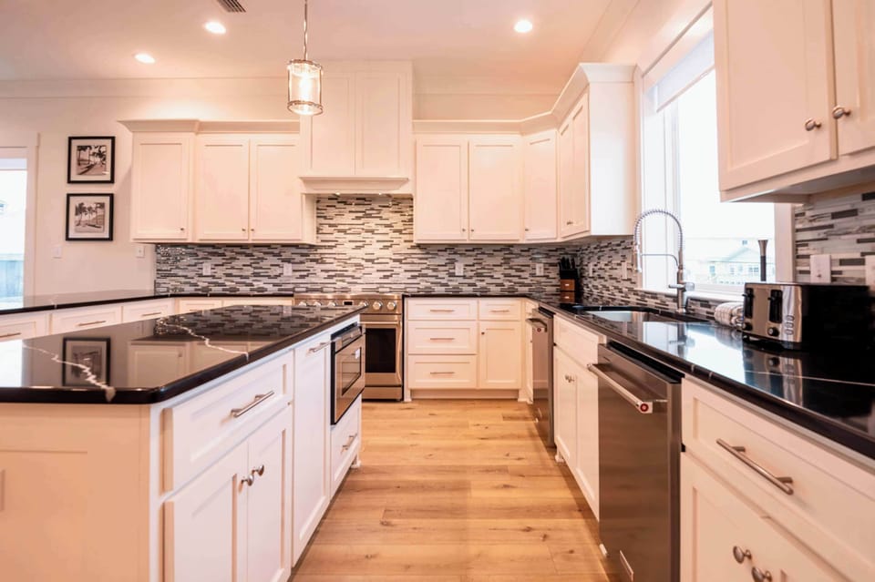 House, Multiple Beds, Pool Access, Partial Ocean View (Beach Haven) | Private kitchen | Fridge, microwave, oven, stovetop