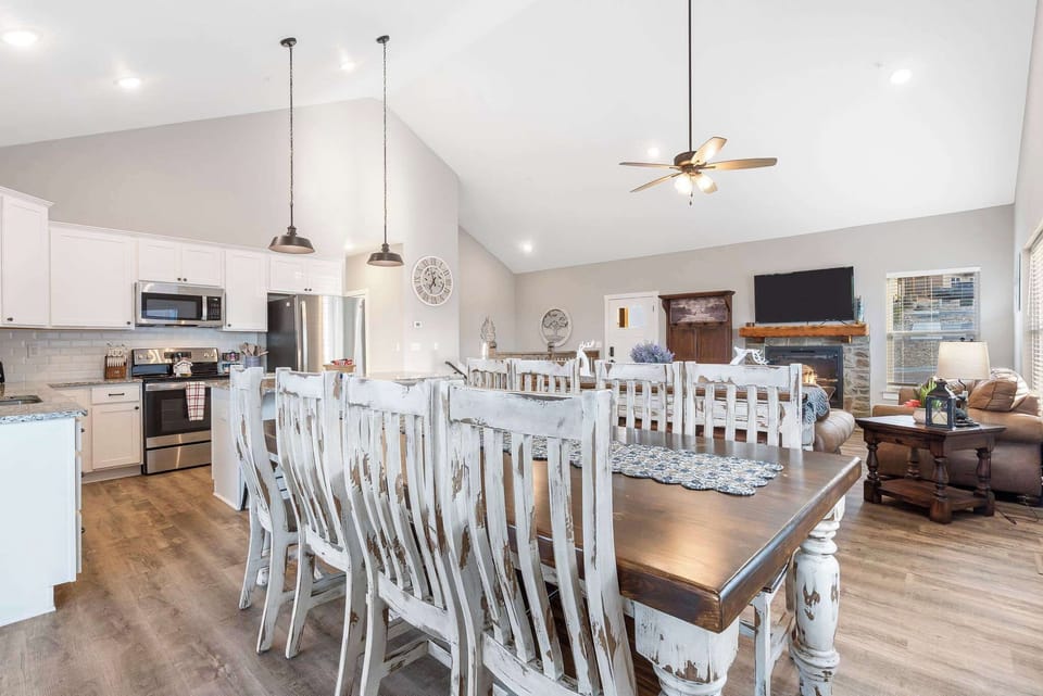 Cabin, Multiple Beds, Patio (A Birds Eye Bridge View) | Dining