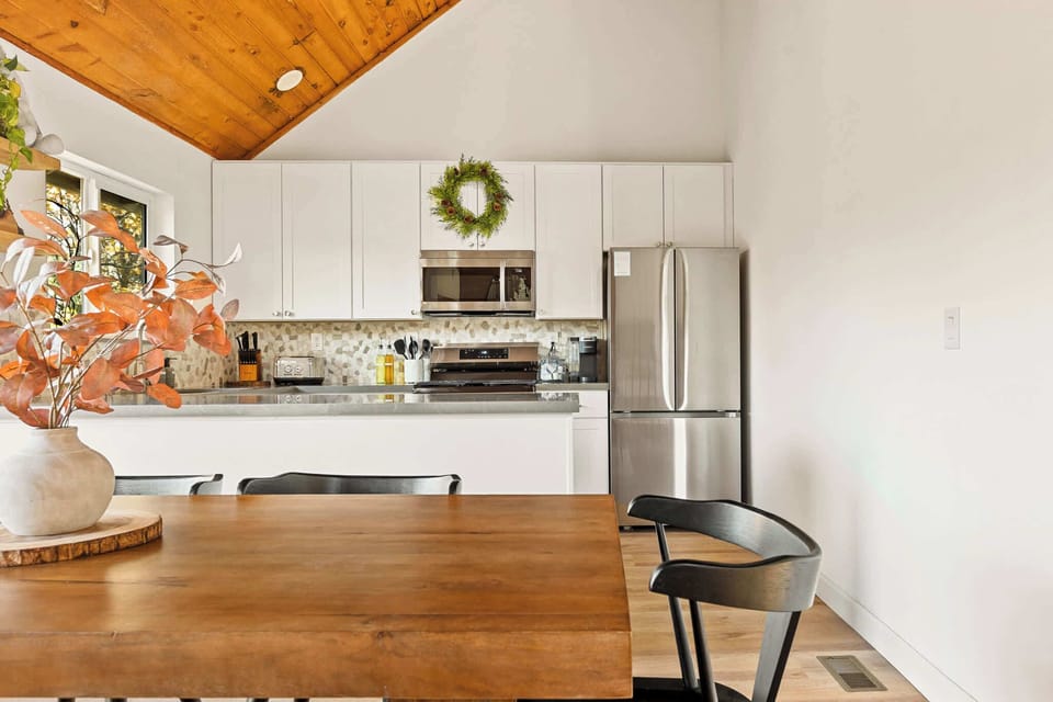 House, Multiple Beds, Balcony, Mountain View (The Fancy Fox) | Private kitchen | Fridge, microwave, oven, stovetop
