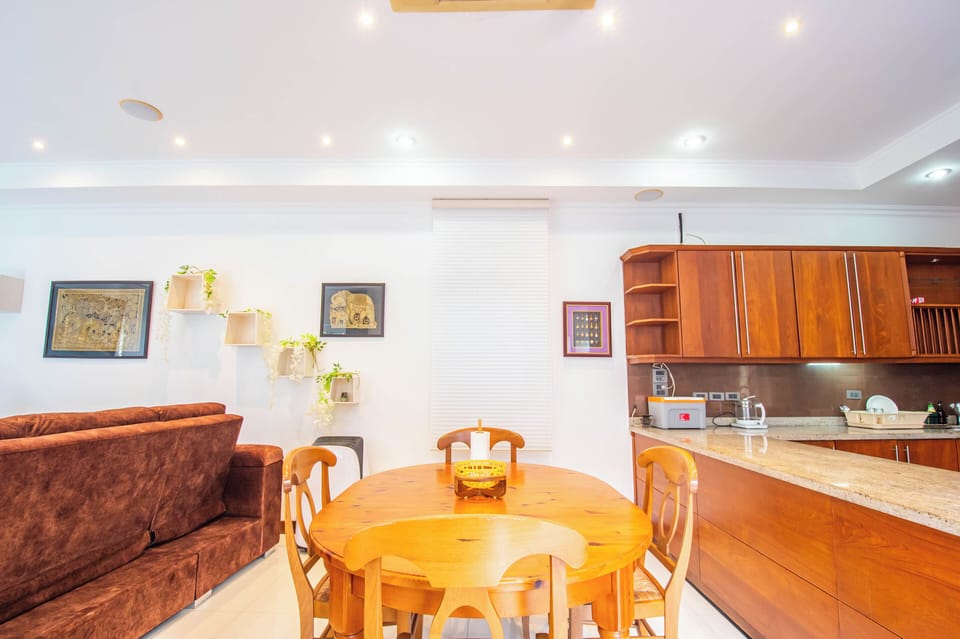 Luxury Villa | In-room dining