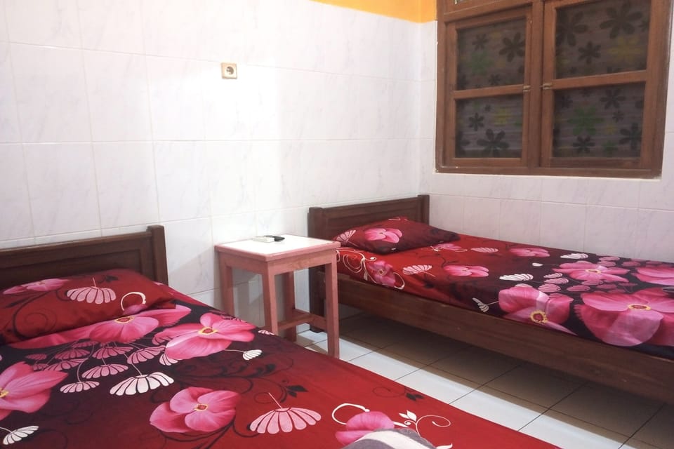 Superior Twin Room | Desk, rollaway beds, free WiFi, bed sheets