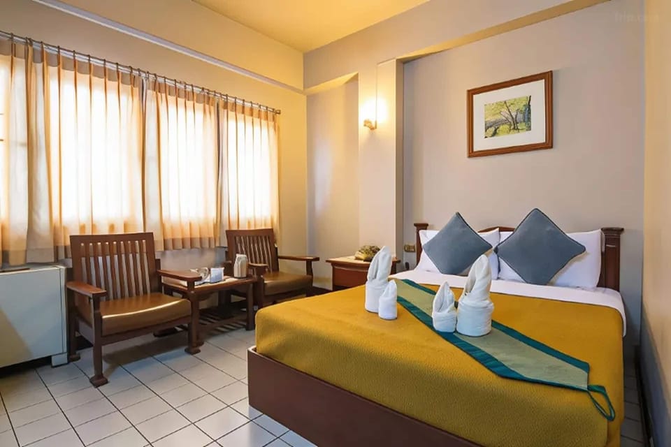 Superior Double Room, Air conditioning | Desk, bed sheets
