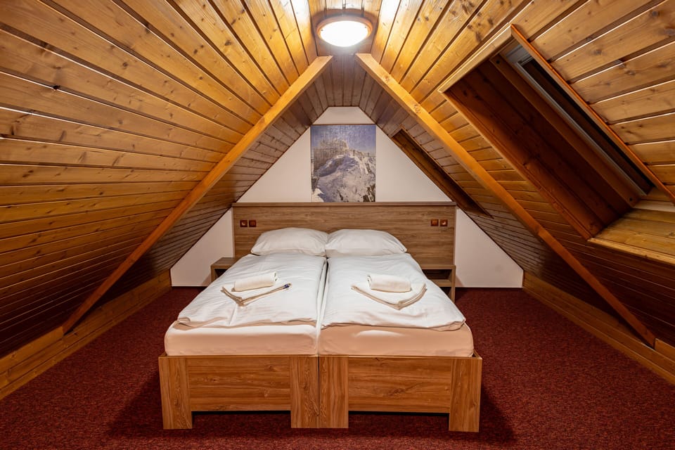 Family Duplex | Desk, free WiFi, bed sheets