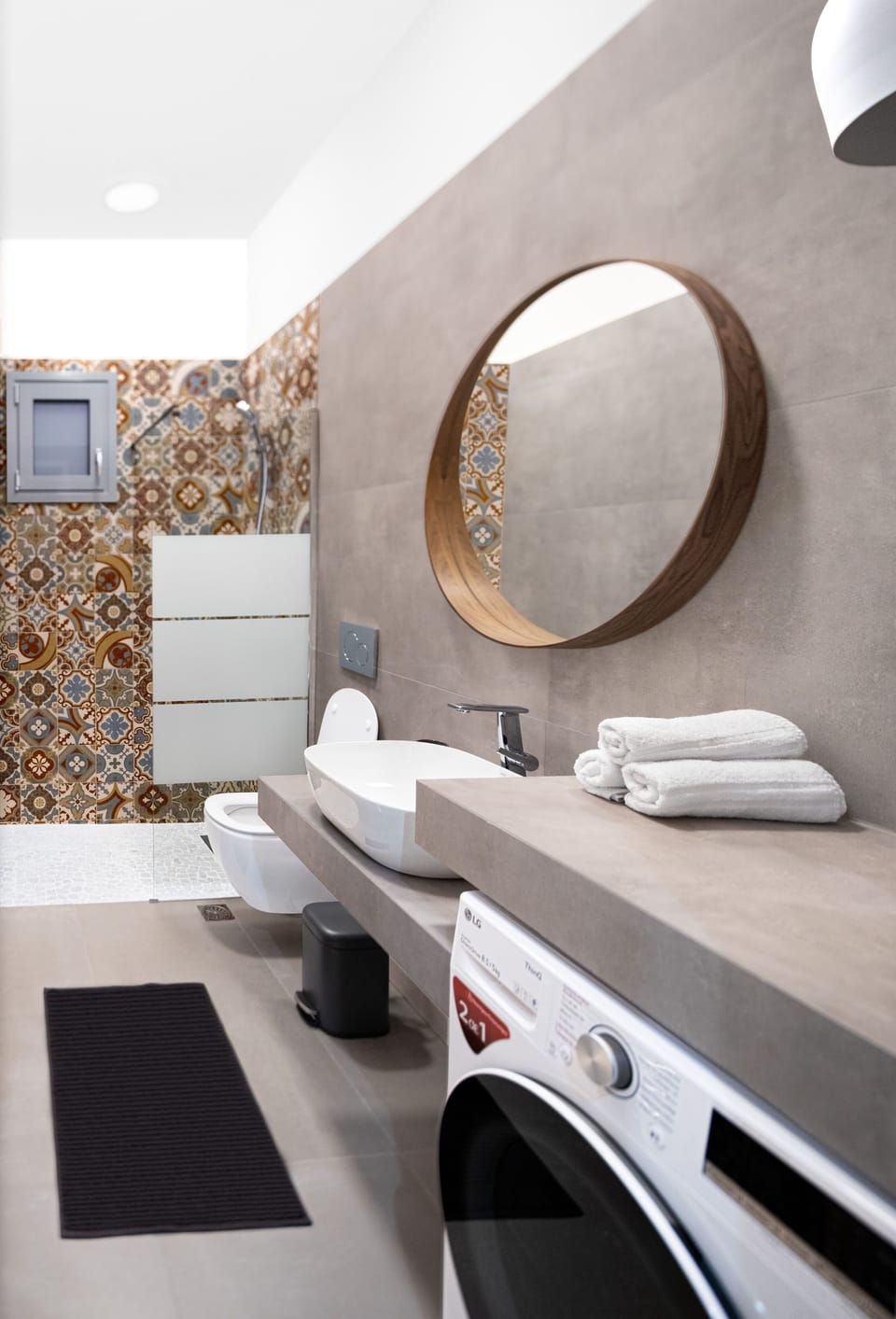 Deluxe Apartment | Bathroom