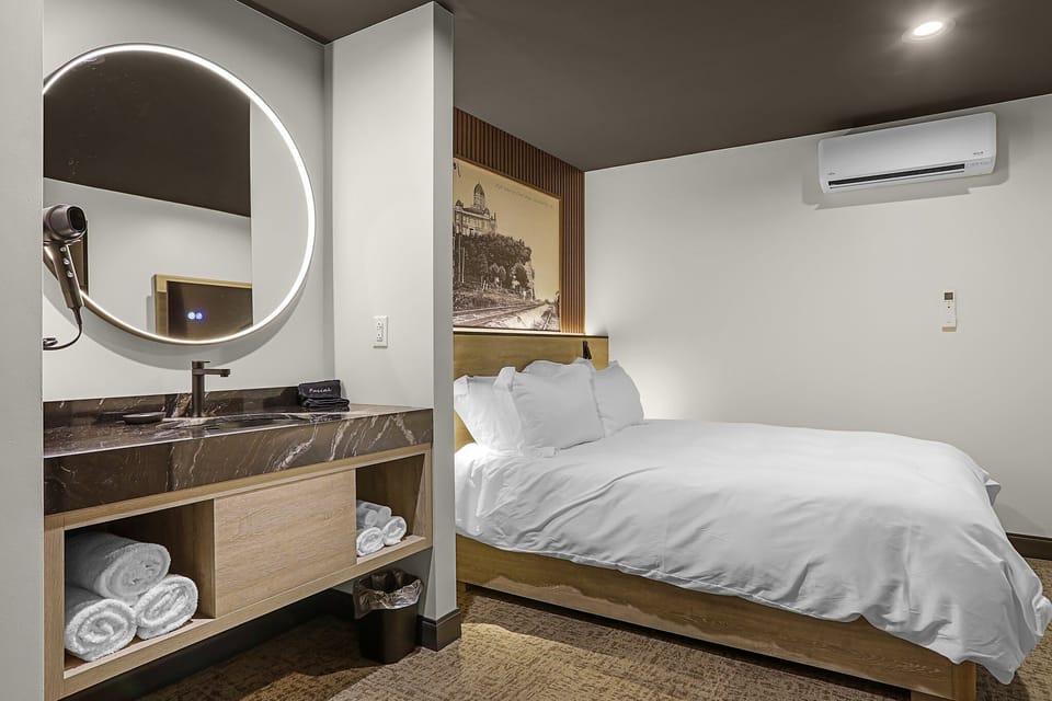 Standard Room | Down comforters, in-room safe, iron/ironing board, free WiFi