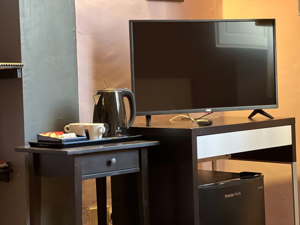 WiFi (free), bed sheets